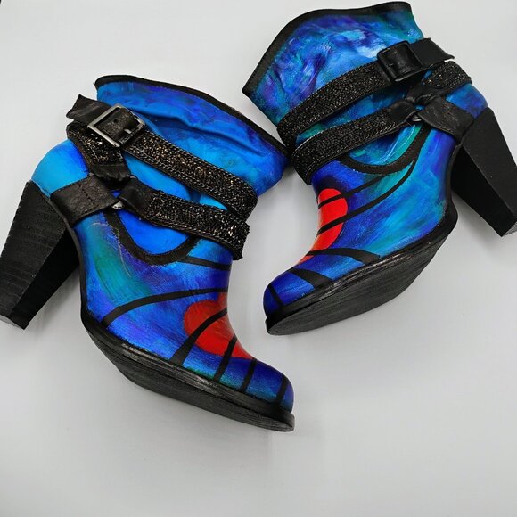 Size 8.5 hand painted boot - new condition - Picture 1 of 7